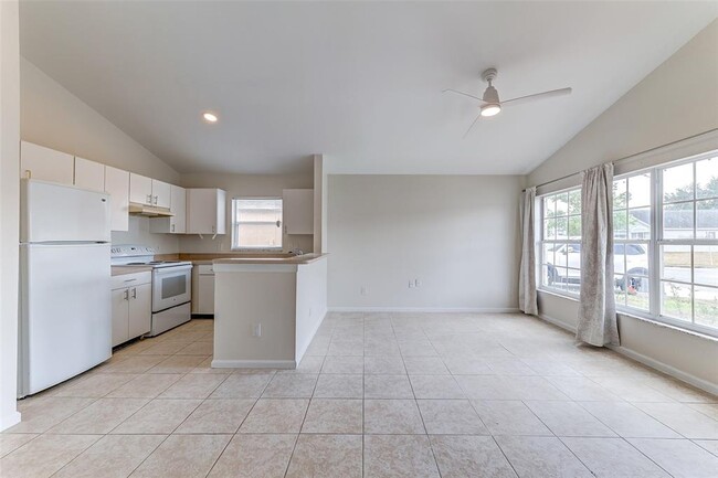 Building Photo - 610 Belvoir Dr