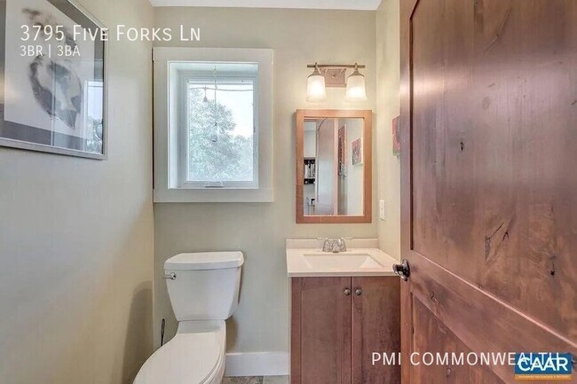 Foto del edificio - 3795 Five Forks Ln