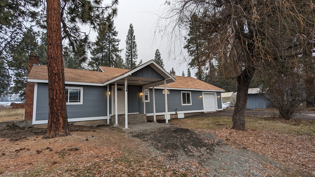 Primary Photo - 104 N Lalo Ave