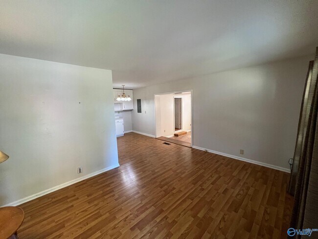 Building Photo - 2811 Thurman Rd SW