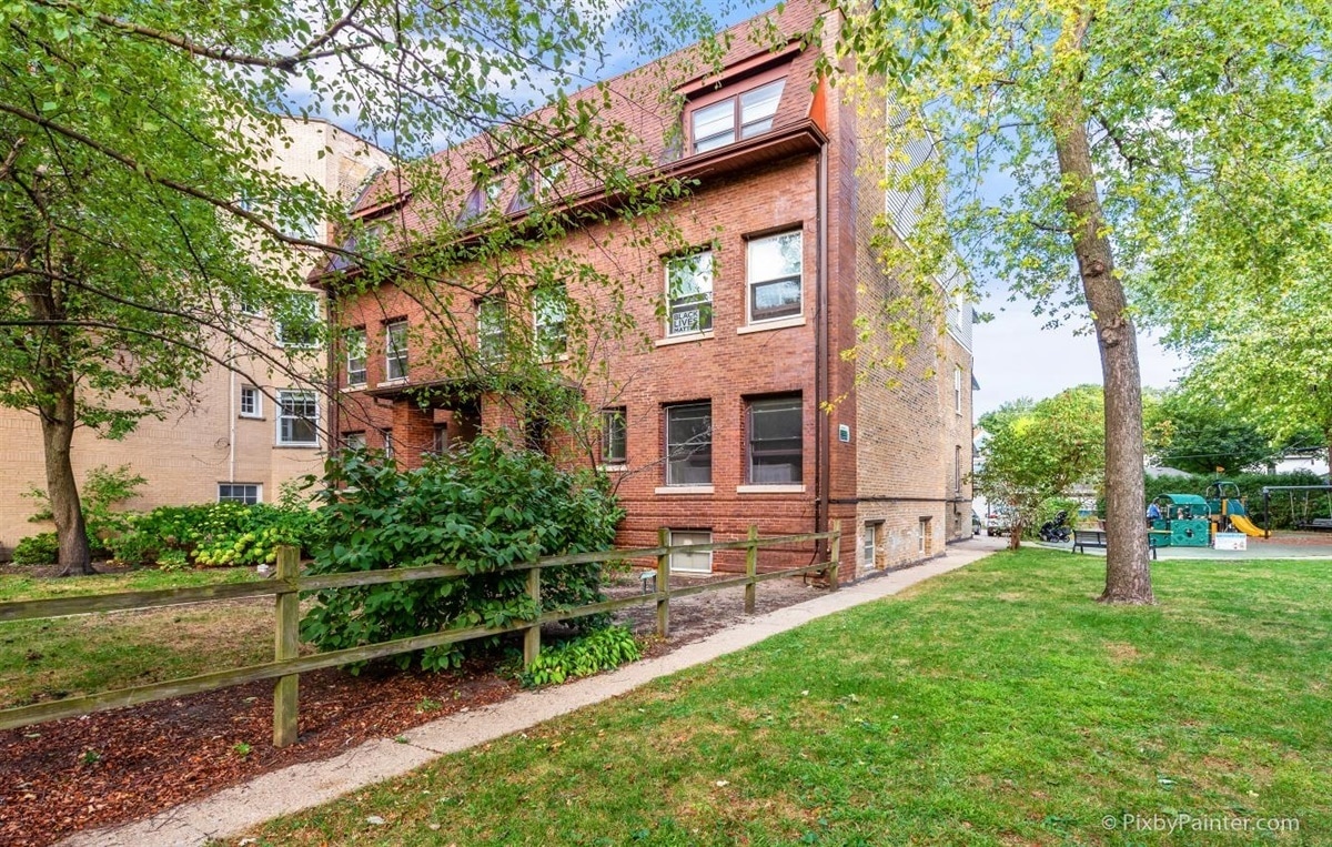 Primary Photo - 643 Hinman Ave