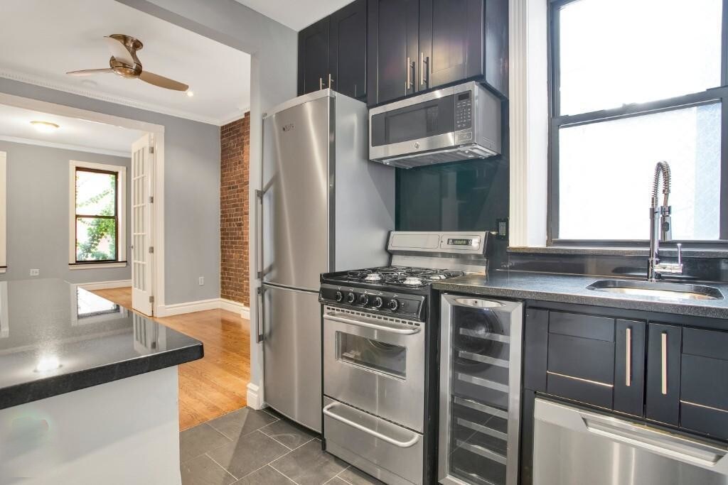 Foto principal - 721 10th Ave