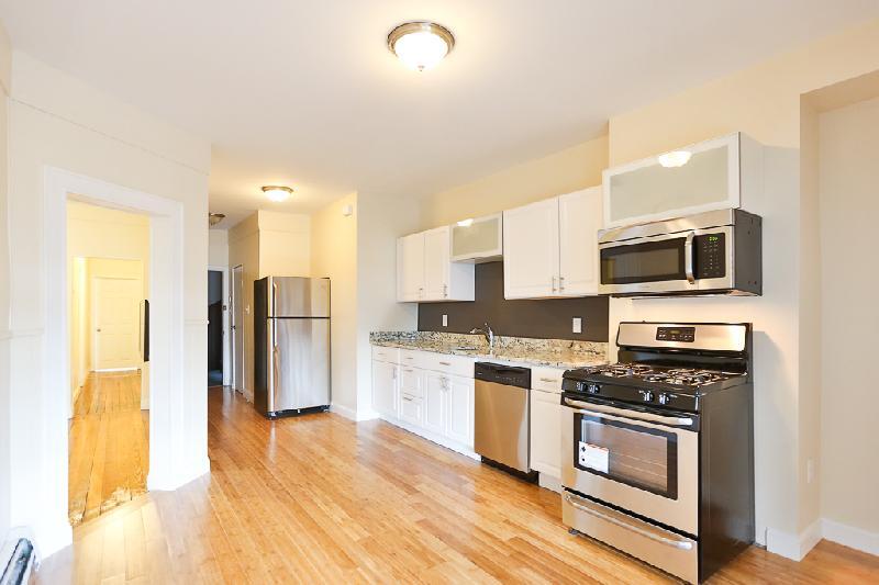 Foto principal - 133 Cottage St