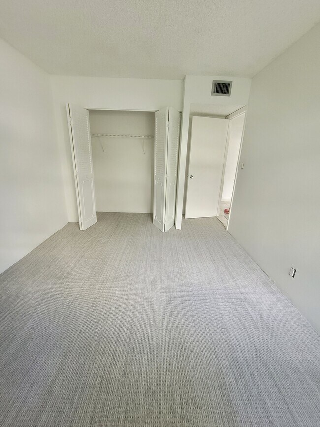 Foto del edificio - 20441 NE 30th Ave