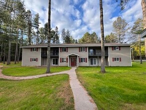 Building Photo - 302 Balsam St