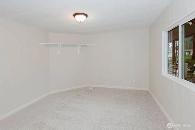 Foto del edificio - 2535 70th Ave SW