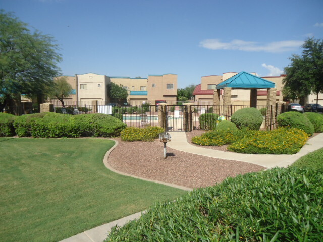 Building Photo - Welcome to the gated community of Val Vist...