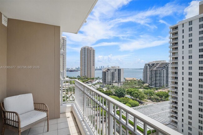 Foto del edificio - 801 Brickell Key Blvd