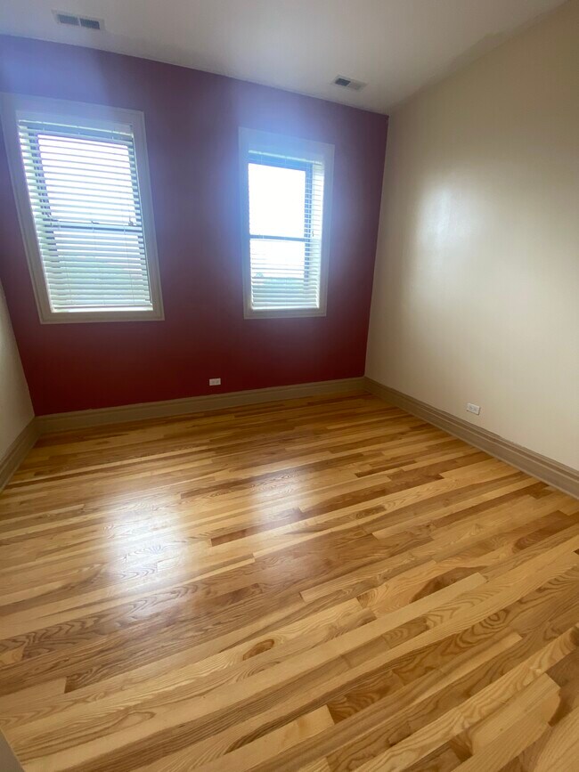 Foto del edificio - 5814 S Indiana Ave