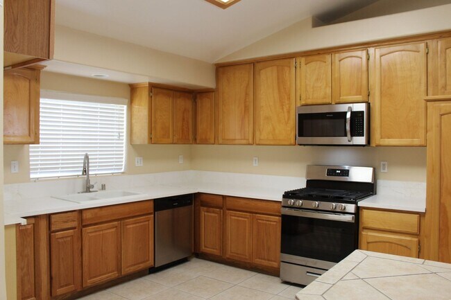 Foto del edificio - Southwest 5 bed 3 bath home