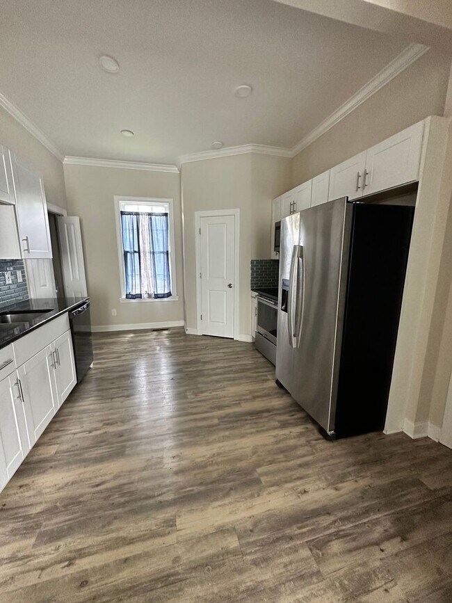 Foto del edificio - Exclusively Offered by Muse Realty Rentals...
