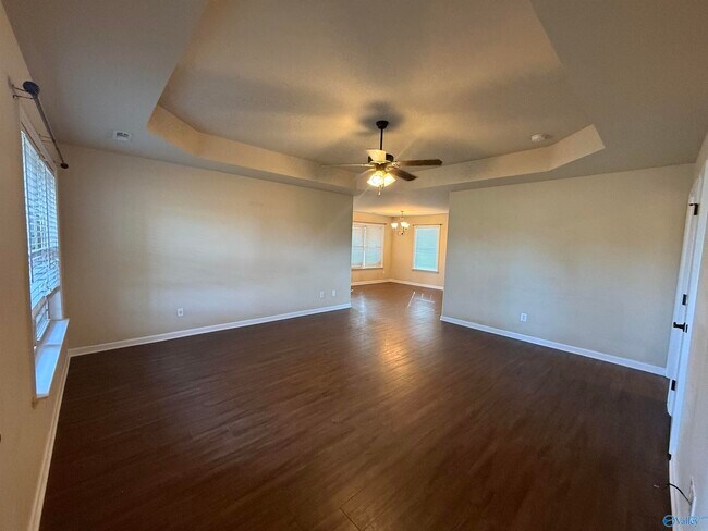 Foto del edificio - 824 Bell Factory Rd