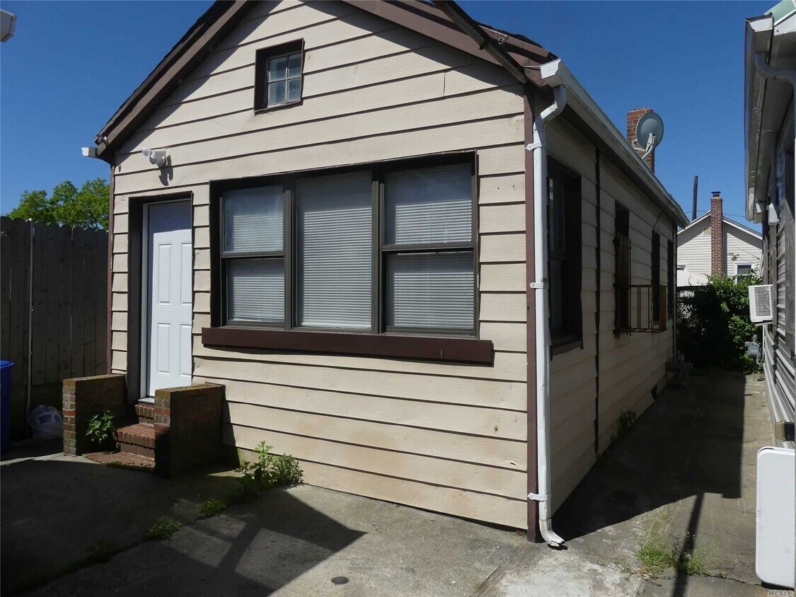 Primary Photo - 309 Beach 73rd St