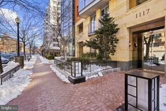 Building Photo - 1117 10th St NW