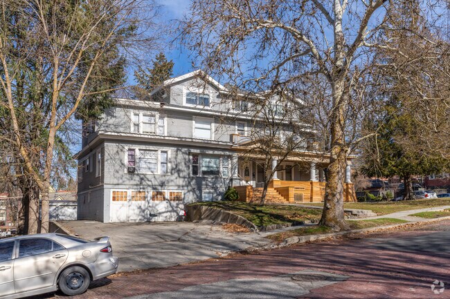 Building Photo - 1204 W 8th Ave