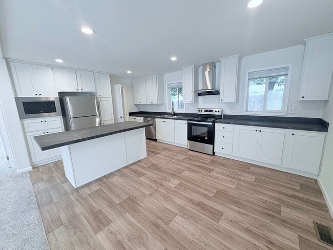 Foto del edificio - Your Cozy, Updated Rambler Retreat Awaits!
