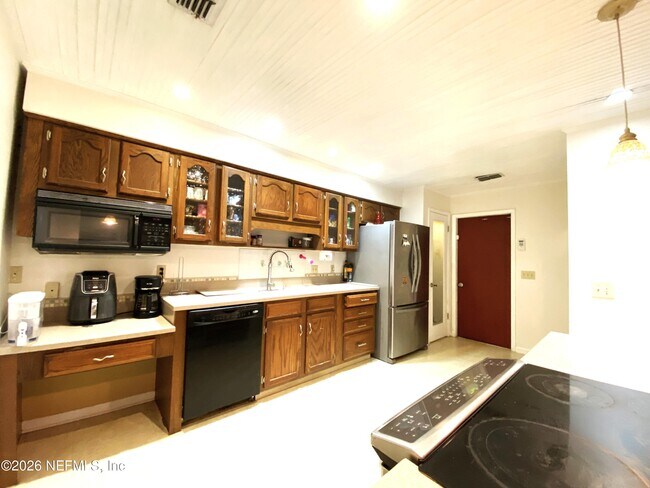 Building Photo - 7252 Holiday Hill Ct