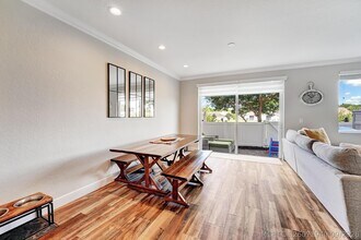 Building Photo - 3008 N Evergreen Cir
