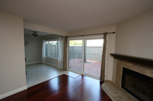 Building Photo - 3290 Caminito Ameca