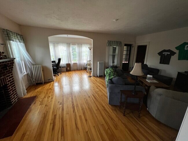 Building Photo - 48 Sagamore Rd