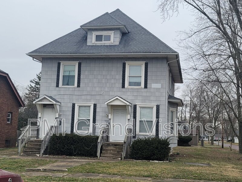 1220 S 16th St, Mattoon, IL 61938 Condo for Rent in Mattoon, IL