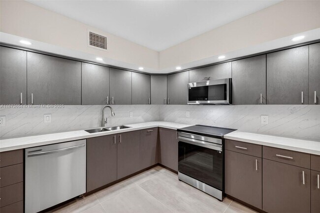 Foto del edificio - 2812 N 46th Ave