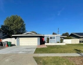 Building Photo - 1025 W Rancho Rd