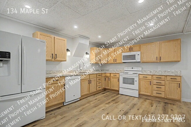 Photo - 134 Maple St- House