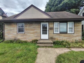 Building Photo - 1605 Benton St