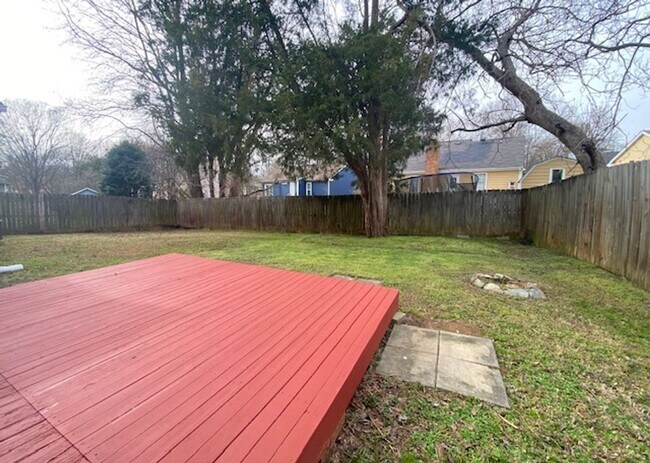 Building Photo - 1/2 MO/OFF SPECIAL - Mint Hill Area- Updated 3 bed/2 bath -Ranch with garage and fence