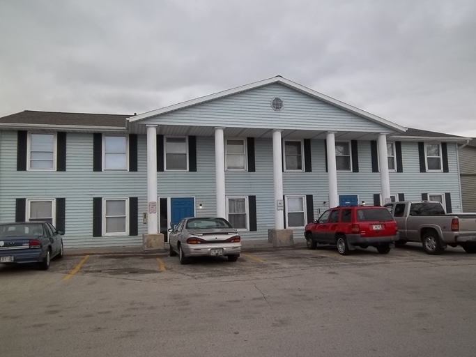 Primary Photo - Imperial Heights Apartments