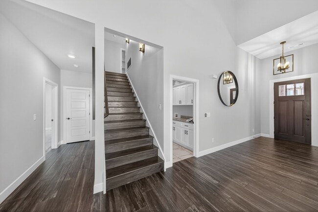 Building Photo - Beautiful 4 Bedroom in neighborhood with Fantastic Amenitites