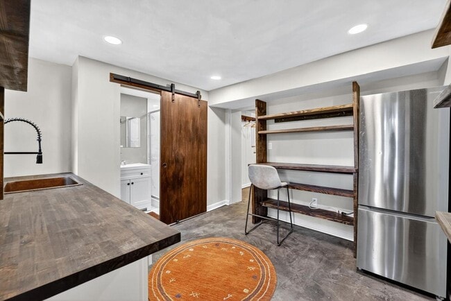 Building Photo - Boho Retreat in the Heart of Cheverly