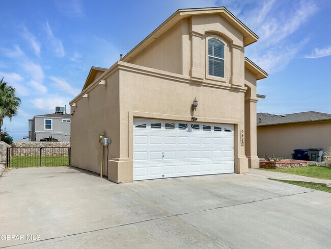 Building Photo - 5425 Francisco Roque Dr