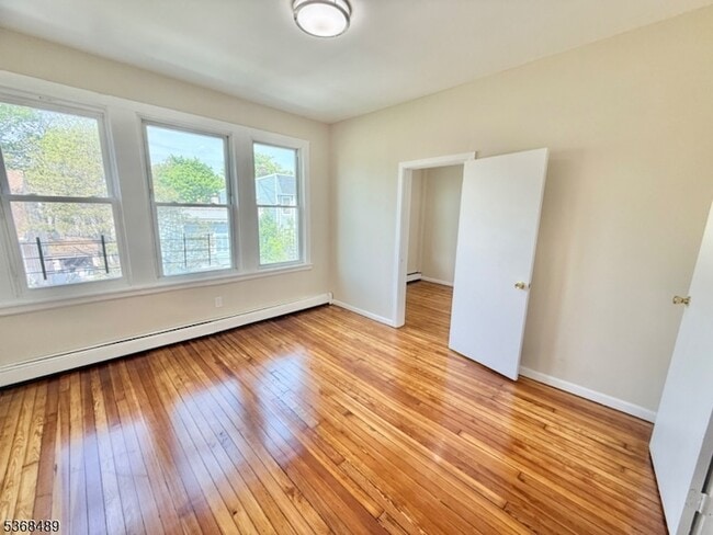 Building Photo - 532 S 20th St