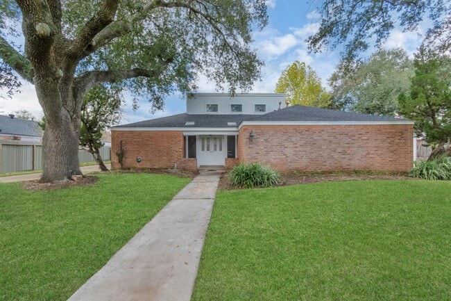 Building Photo - 3514 Summit Ln