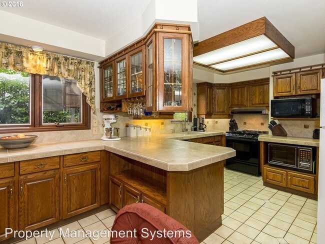 Foto del edificio - 4 br, 3 bath House - 10043 NE Campaign Street