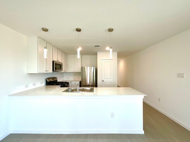 Building Photo - *MOVE IN SPECIAL* Skip Apartment Living — Upgrade to Your Own Home, First Time Rental! Fiber Opti...
