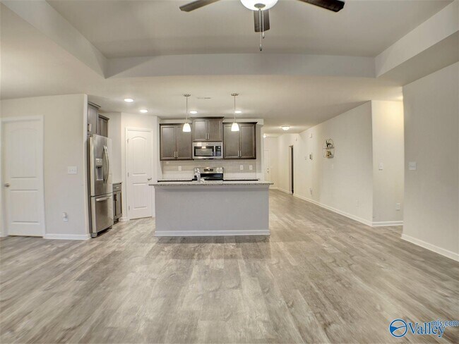 Building Photo - 125 Daymark Dr