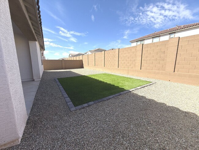 Foto del edificio - Rancho Mercado