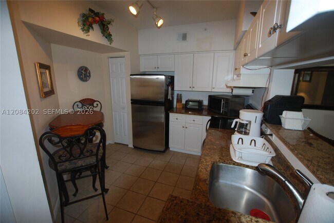 Building Photo - 1310 Tuscany Way