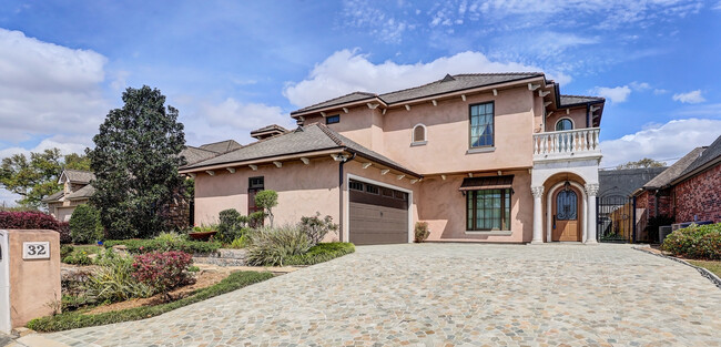 Building Photo - 32 Oak Bend