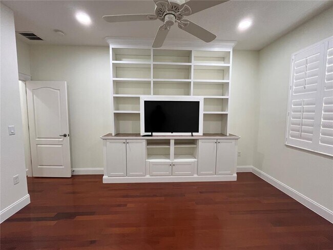 Foto del edificio - 8821 SW 83rd Court Rd