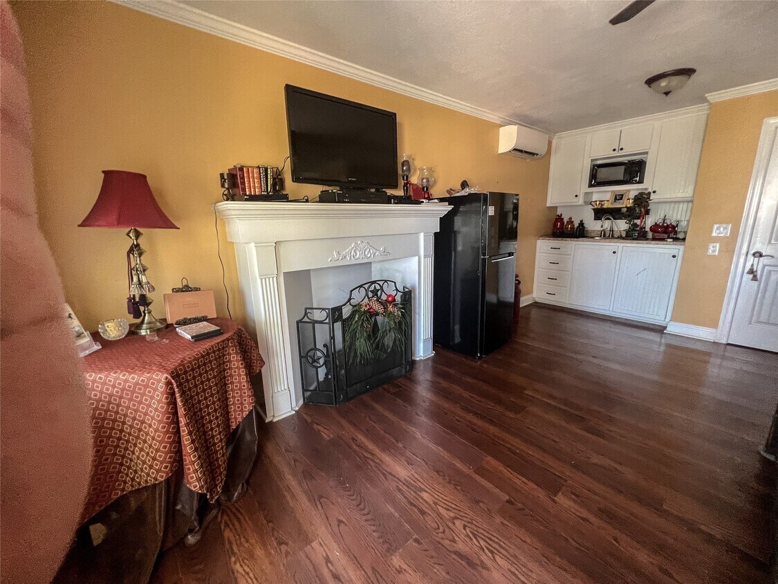 Foto principal - 9500 Mayfield Ave