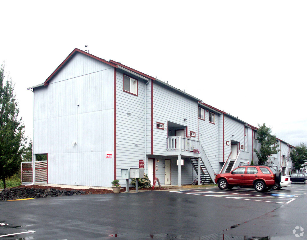 Primary Photo - Hartland Place Apartments