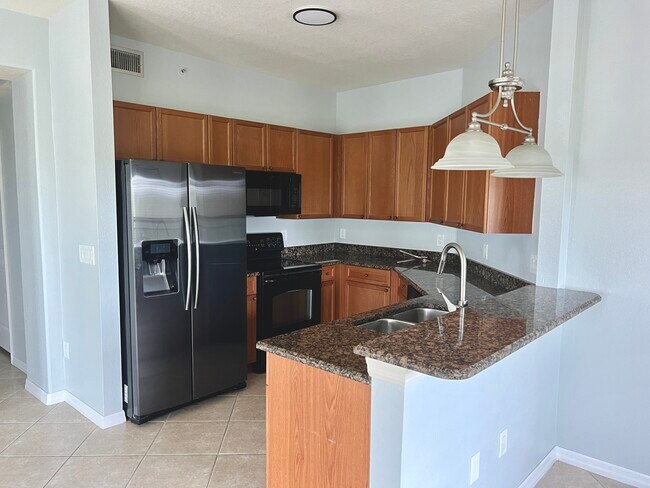 Foto del edificio - 10060 Lake Cove Dr