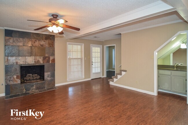 Foto del edificio - 8615 Thorncliff Fairway