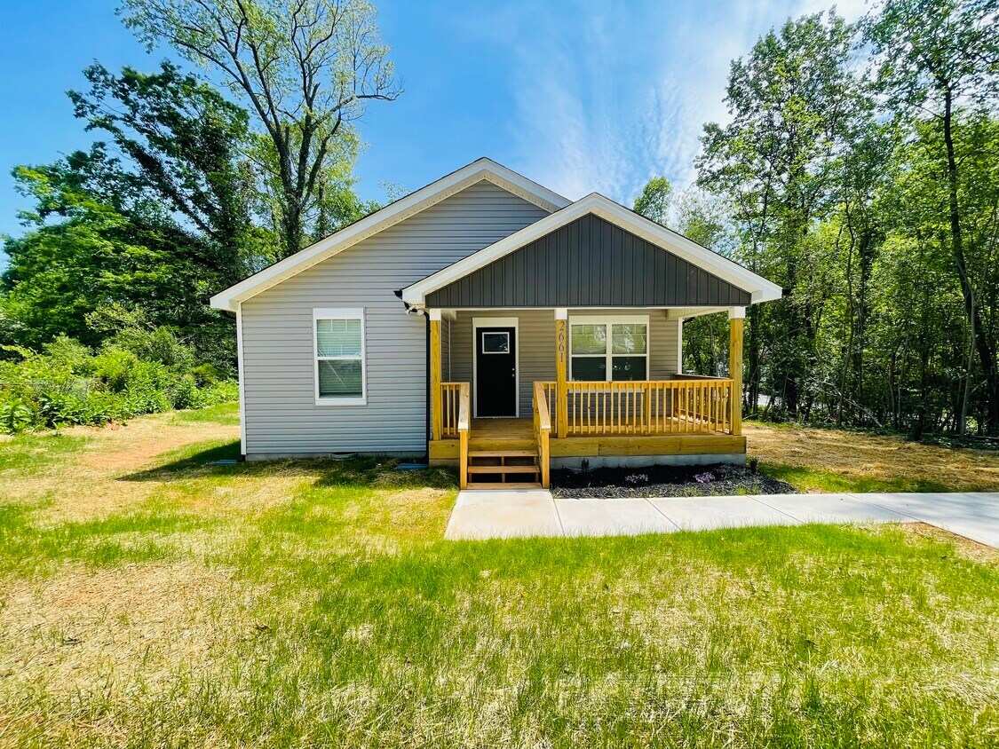 Primary Photo - 2661 Old Steele Creek Rd