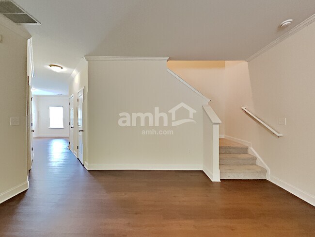 Building Photo - 204 Lanier Court