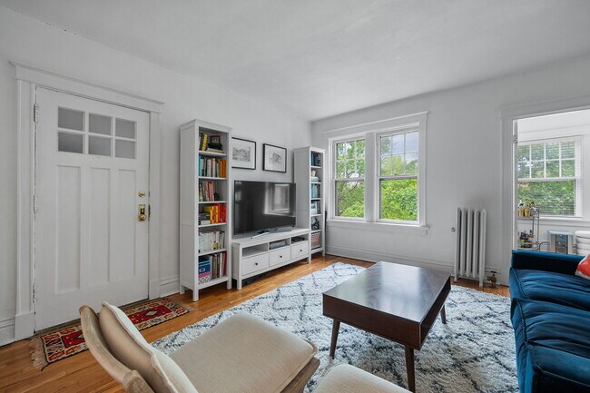 Foto del edificio - 6328 Northwood Ave